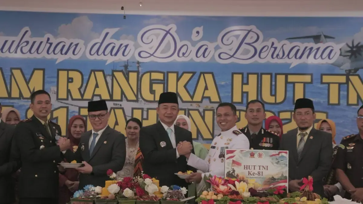 Bupati dan jajaran Forkopimda Ketapang mengikuti doa bersama yang digelar Lanal Ketapang, Senin (5/10).
