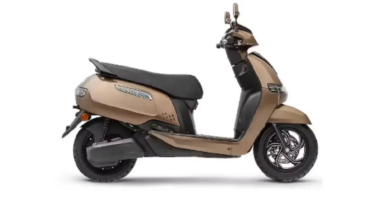 TVS iQube tersedia dalam enam varian dengan kapasitas baterai dan jarak tempuh berbeda.