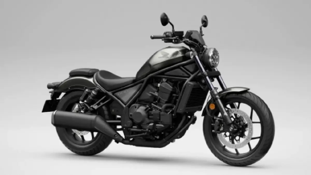 Honda Rebel 1100 model 2027 mendapat penyegaran warna pada varian standar dan Touring, sedangkan varian SE mempertahankan tampilan khasnya.