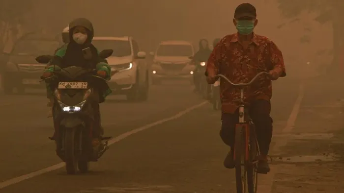 Kabut asap di Palangka Raya.