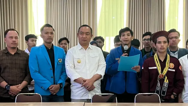 Mahasiswa Ketapang Soroti Antrean BBM dan Karhutla, Bupati Jelaskan Penggunaan Banpres Rp20 Miliar